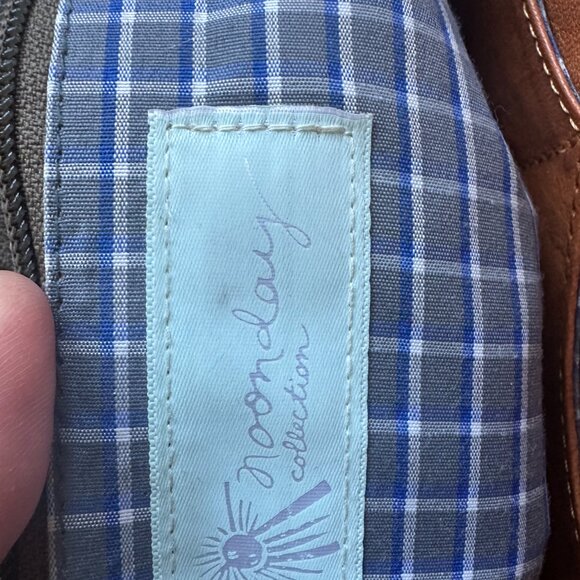 Noonday Collection. Luscious leather stitched, modern silhouette must-have bag - Picture 3 of 9